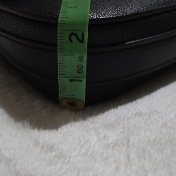 Ted‎ Baker Black Crossbody Bag with Gold Accents - Picture 12 of 12